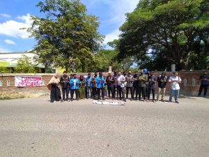 Jalan Akses ke Kampus Ditutup, Mahasiswa UIN Gelar Aksi